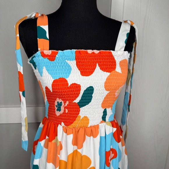 Floral Maxi Dress Size S Smocked Bodice Tie Straps Pockets Bright Print NWT - Picture 2 of 9